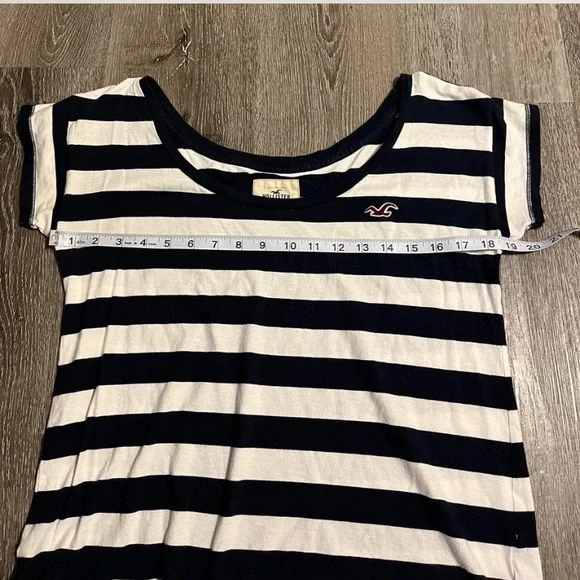 Y2k navy and white stripped 2000s Hollister T - Picture 3 of 3